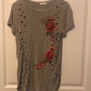 Floral 🌺 ripped pattern gray T-shirt